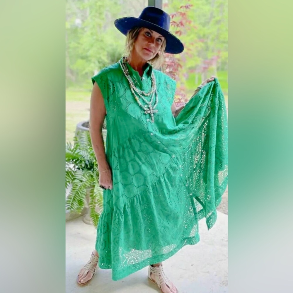 NWOT New Beginnings  Eyelet Kelly Green Eyelet Maxi Sleeveless Dress/ Duster